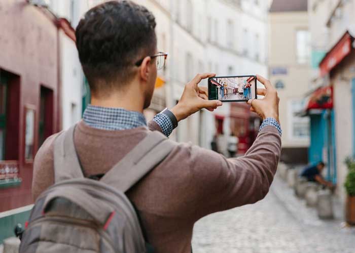 راهنمای انتخاب گوشی موبایل مناسب برای سفرهای طولانی